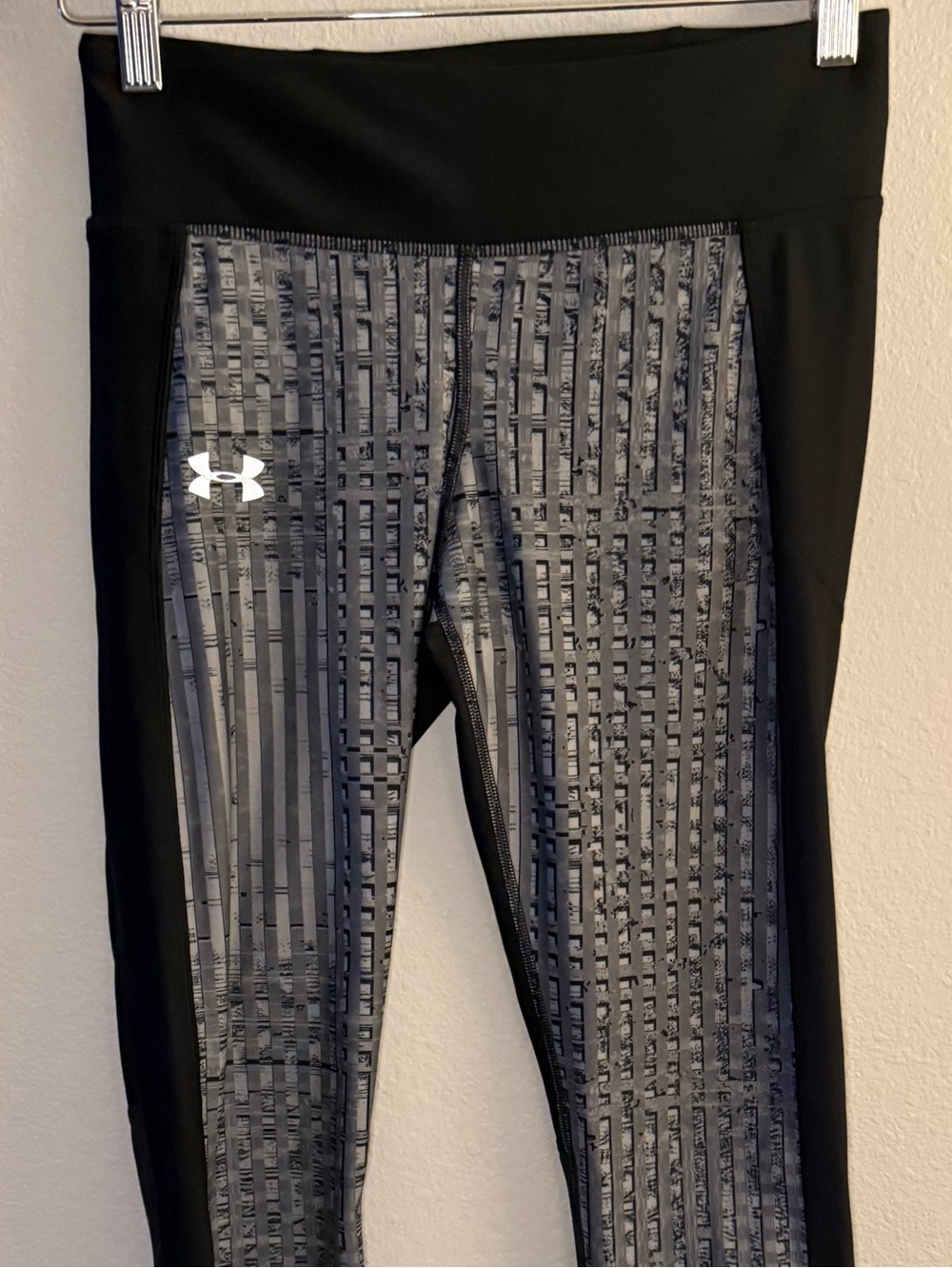 Under Armour Black and Gray Textured Performance Leggings